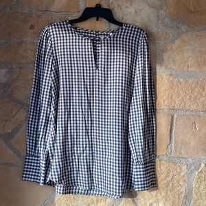 plaid long sleeve shirt.